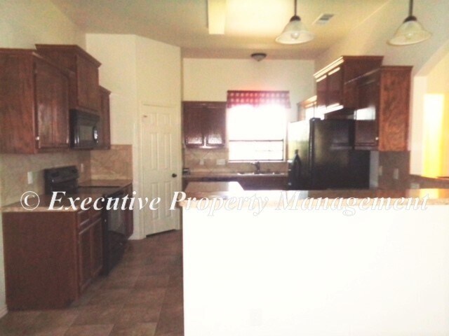 Building Photo - 2401 Terry Dr