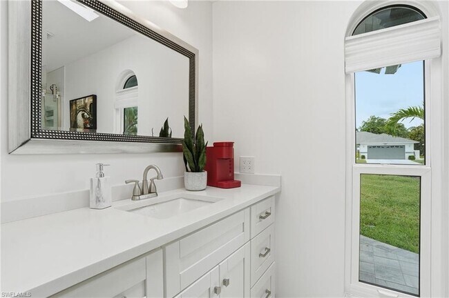 Building Photo - 132 Bordeaux Cir