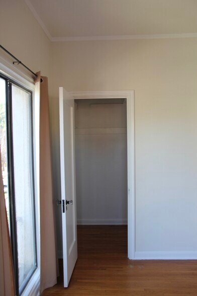 Building Photo - 1239 S Hudson Ave