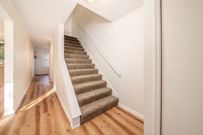 Building Photo - Fully Renovated Reynoldsburg Home