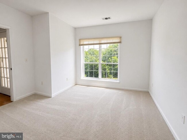 Building Photo - 4550 Strutfield Ln