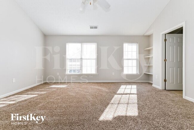 Building Photo - 9553 Lakeview Cir