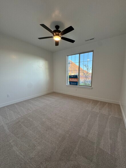 Building Photo - 1603 E Dihedral Dr