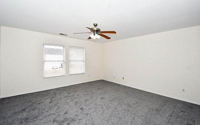 Building Photo - 3 Bedroom home near North Lake Mall Professionally managed by Select Real Estate