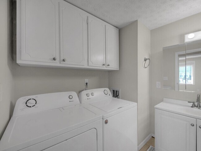 Building Photo - 375 Canfield Dr