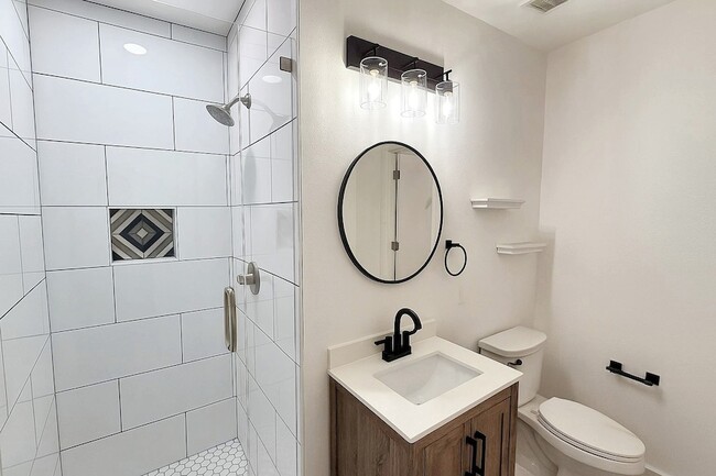 Building Photo - 2646 Heatherwood Dr