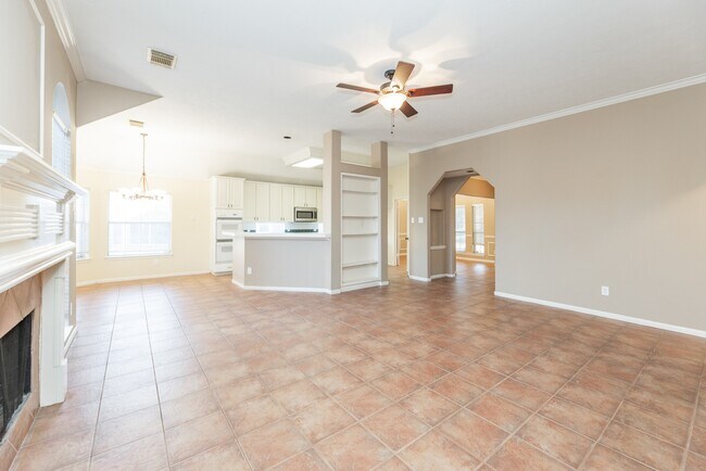 Building Photo - 7111 Glenwood Dr