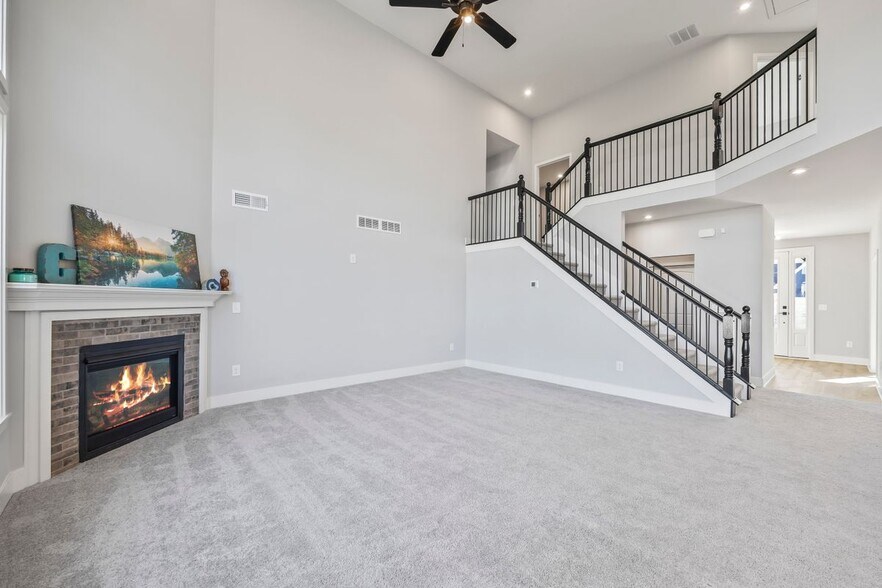 Building Photo - 72 Clear Lk Pkwy