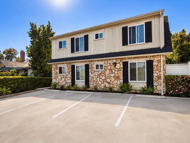 Building Photo - 4582 Maryland Street