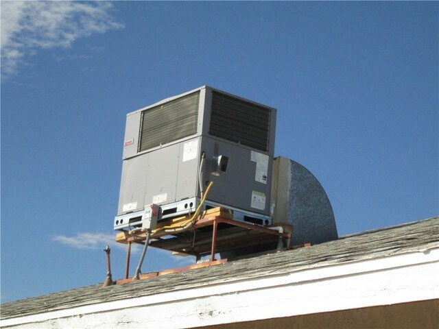 Building Photo - 10674 Kiowa Rd