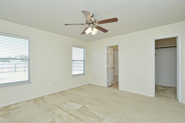 Building Photo - 811 Encinita Dr