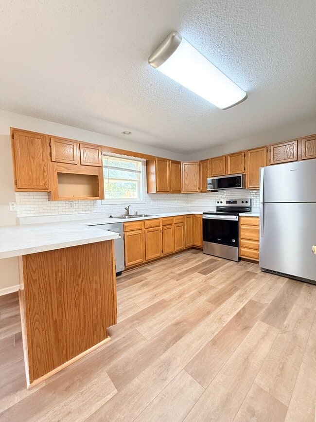 Building Photo - 1285-MF2-IO