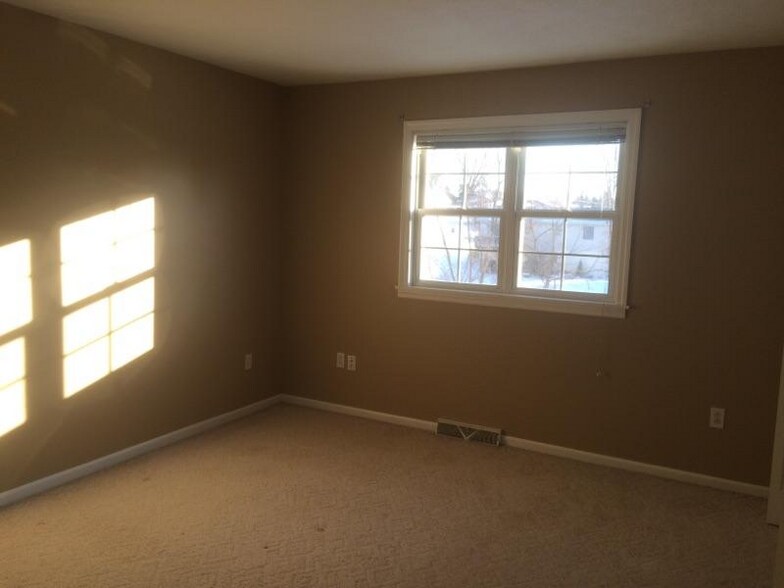 Building Photo - 500 Bantam Ridge Rd