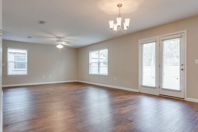 Building Photo - Beautiful 4-Bedroom Home - Wynfield Subdiv...