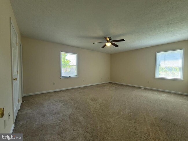 Building Photo - 111 Windcrest Cir