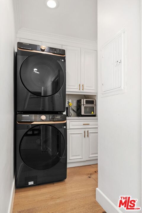 Building Photo - 2120 San Ysidro Dr