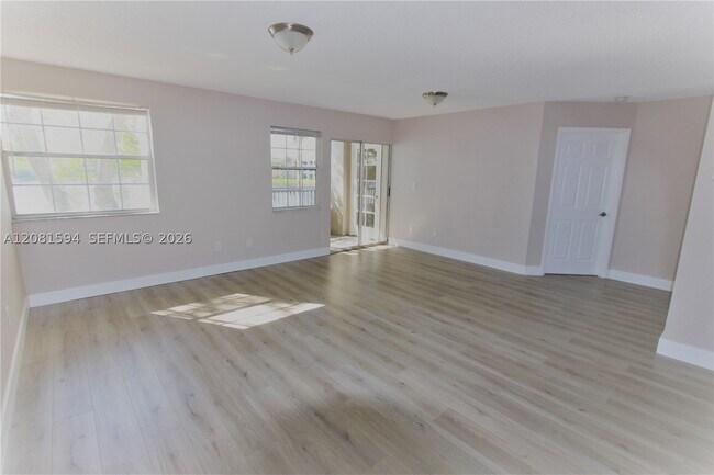 Building Photo - 2880 N Oakland Forest Dr