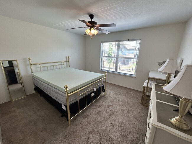 Building Photo - 1299 N Sicily Ln