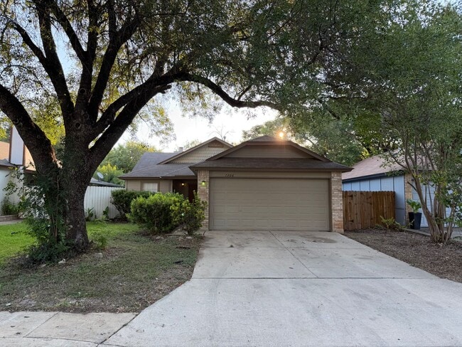 Primary Photo - SINGLE STORY 3 BEDROOM HOME IN NORTHWEST C...