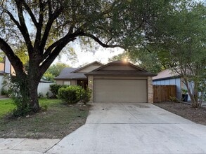 Building Photo - SINGLE STORY 3 BEDROOM HOME IN NORTHWEST C...