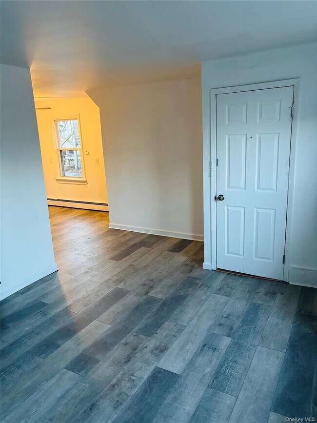 Building Photo - 22-24-24 Jane St