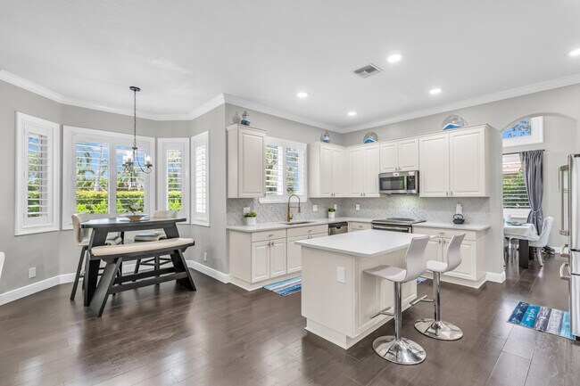 Building Photo - 4661 Manderly Dr