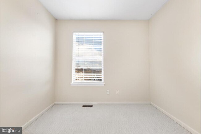 Building Photo - 271 Yorktown Ct