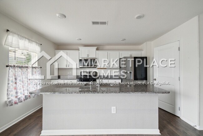 Building Photo - 1623 Sliger St