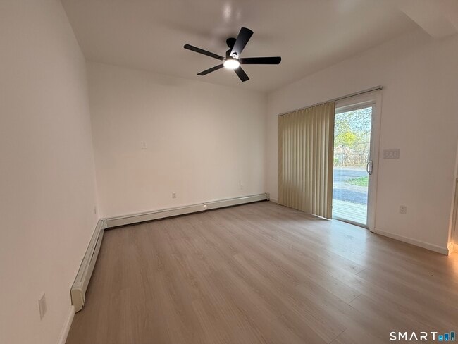 Building Photo - 8-12 Sterling St