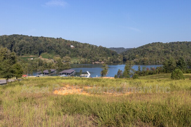 Building Photo - 509 Broadberry Ave