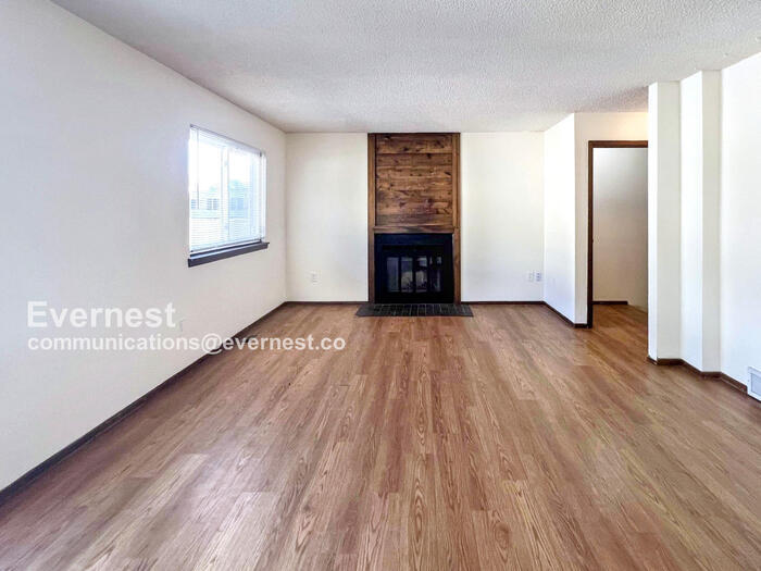 Building Photo - 1701 Cato Cir