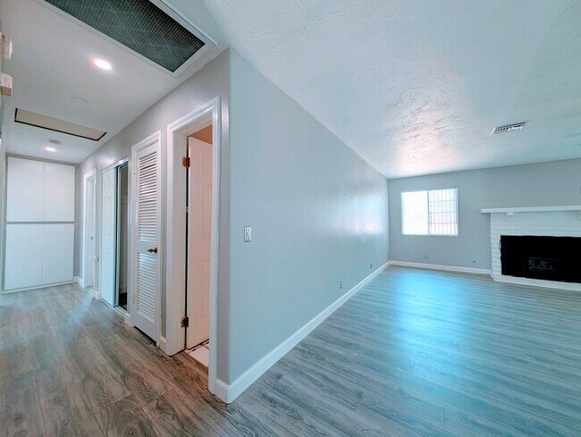 Building Photo - 4 bed with Dual master bedrooms and Solar - Check the 3D tour