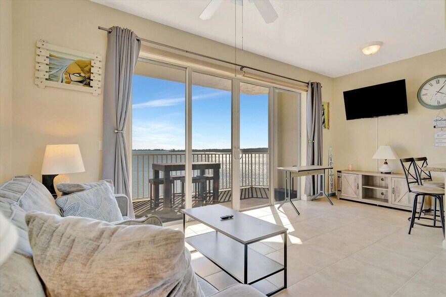 Building Photo - 8800 Bay Pines Blvd