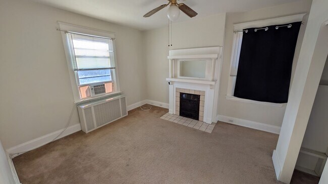 Building Photo - 3943 Glenmore Ave