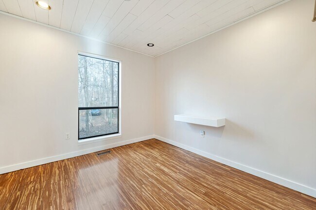 Building Photo - Adorable 3-Bedroom 1.5 Bath Townhome In A Peaceful Wooded Setting In Chapel Hill!