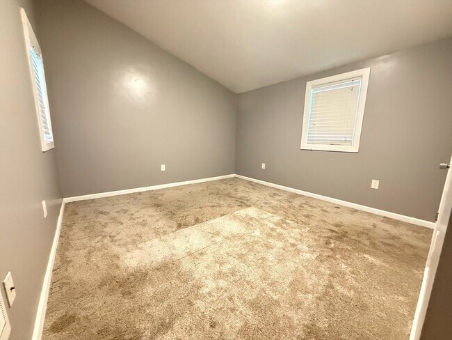 Building Photo - 7 Southbridge St Ct