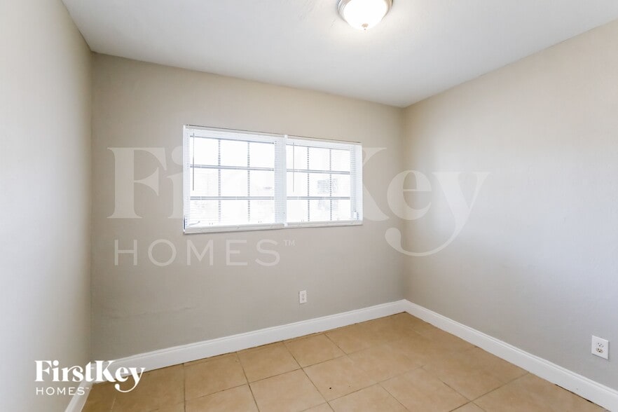 Building Photo - 20111 NW 12th Ave