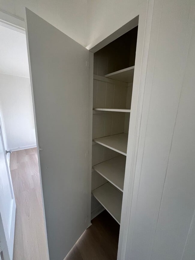 Building Photo - Oneula