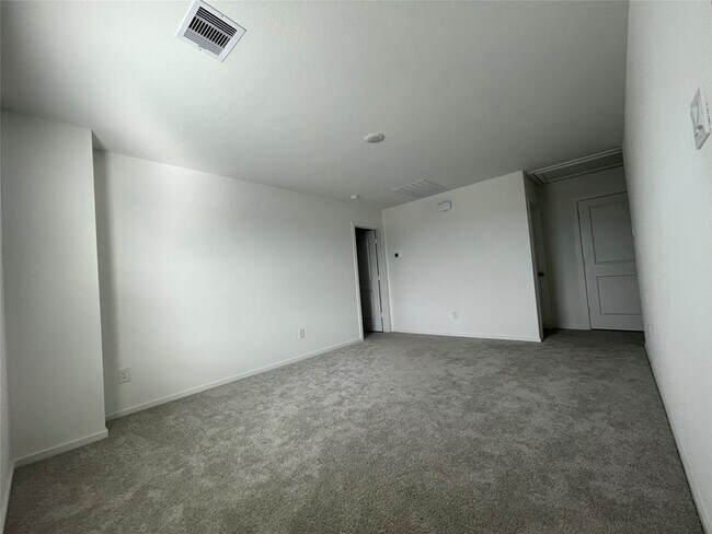 Building Photo - 112 Stran St