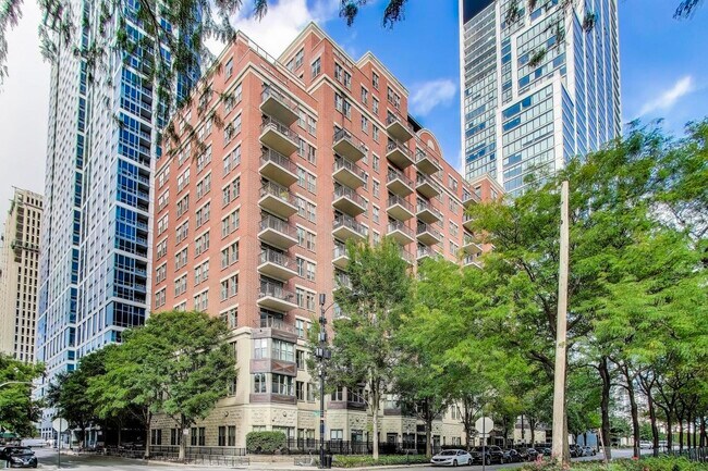 Primary Photo - 1250 S Indiana Ave