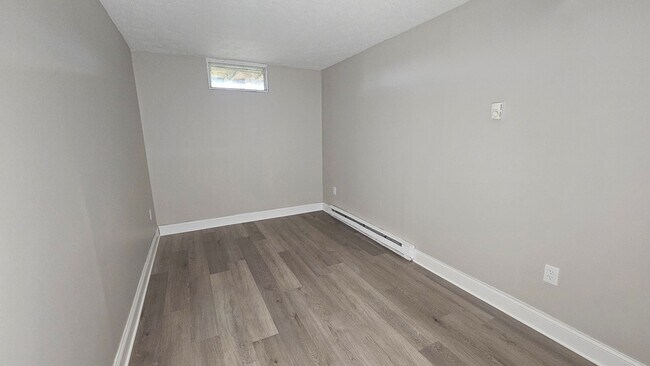 Building Photo - 940 Piper Rd