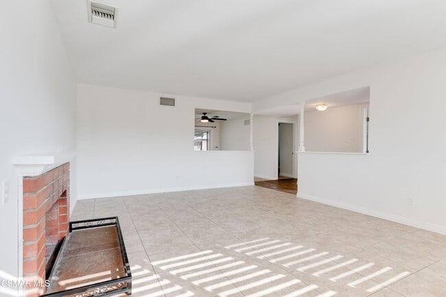 Building Photo - 1638 Olympic St