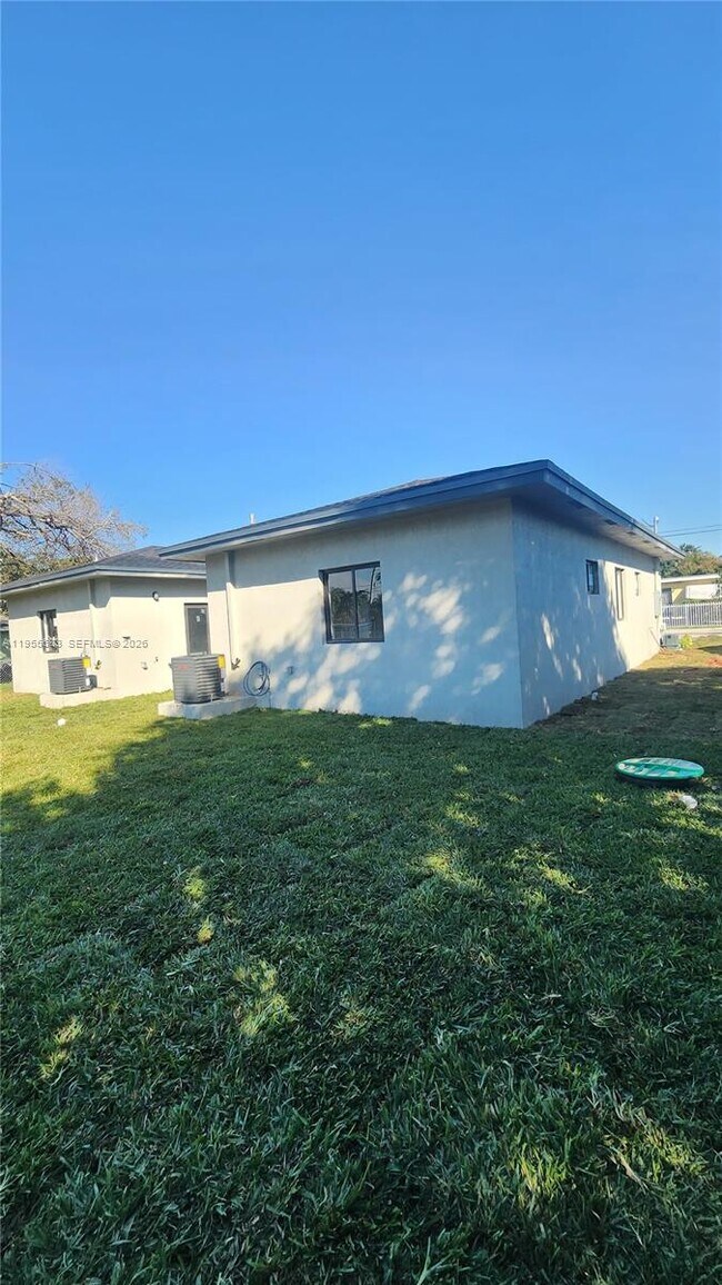 Building Photo - 8048 NW 14th Ct