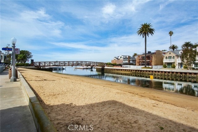 Building Photo - 327 Anade Ave