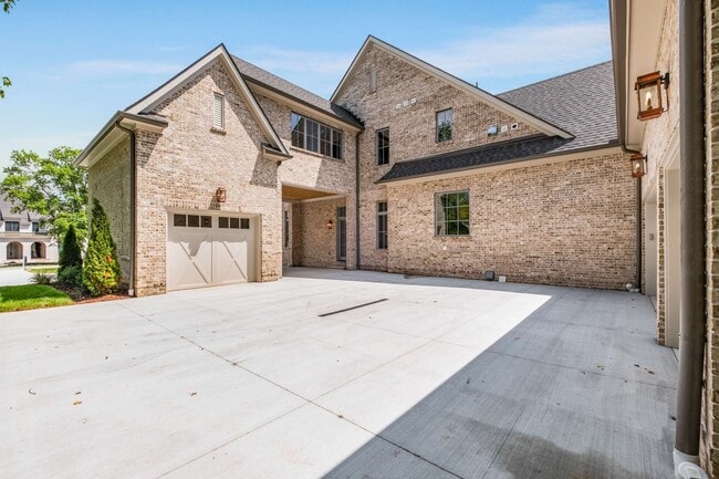 Building Photo - 8115 Devens Dr