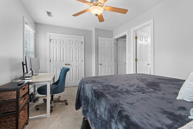 Building Photo - 2803 Sterling Park Dr