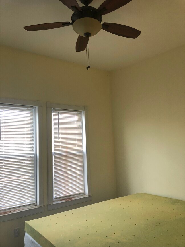 Front bedroom - 1339 S Newkirk St