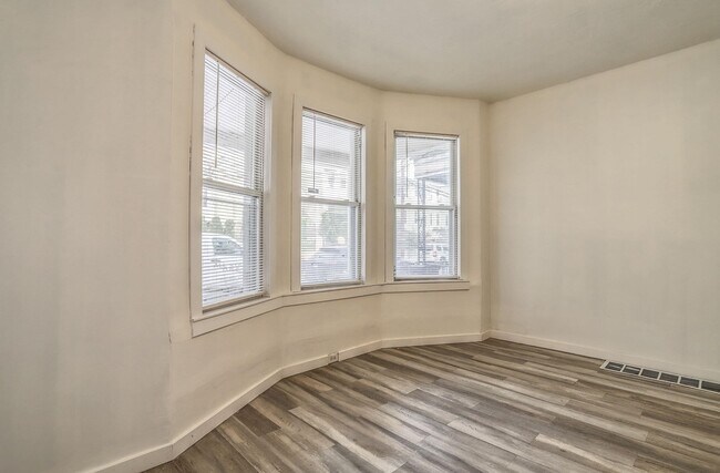 Building Photo - 112 Randolph Ave