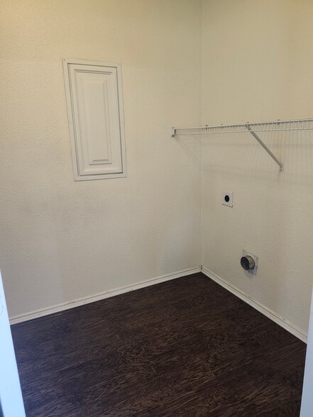 Building Photo - 3414 Ironwood Falls