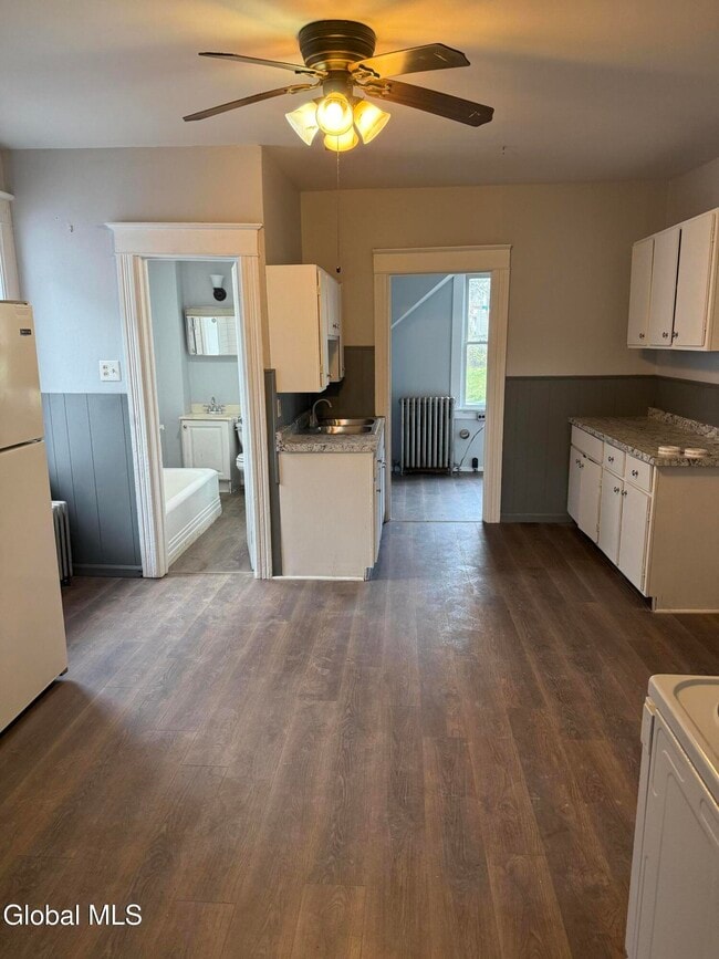 Building Photo - 8 Farrell St